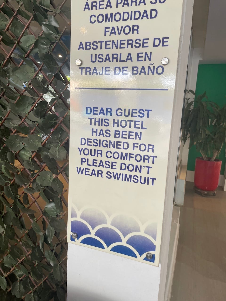 Lost in Translation - es ist kein FKK-Hotel!